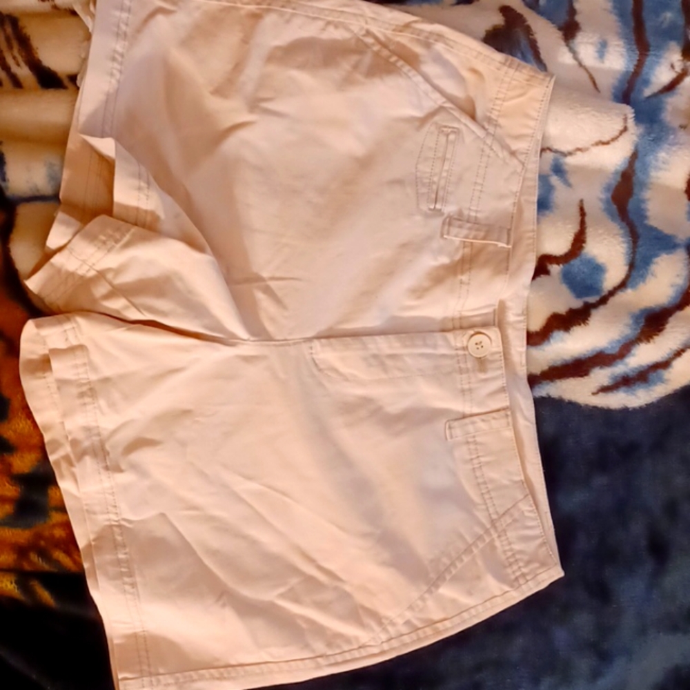 St. John's Bay Cream Shorts Size 12